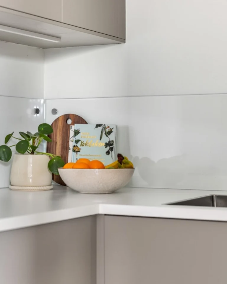 Instagram post from viewmakleri. This post is in position 7.