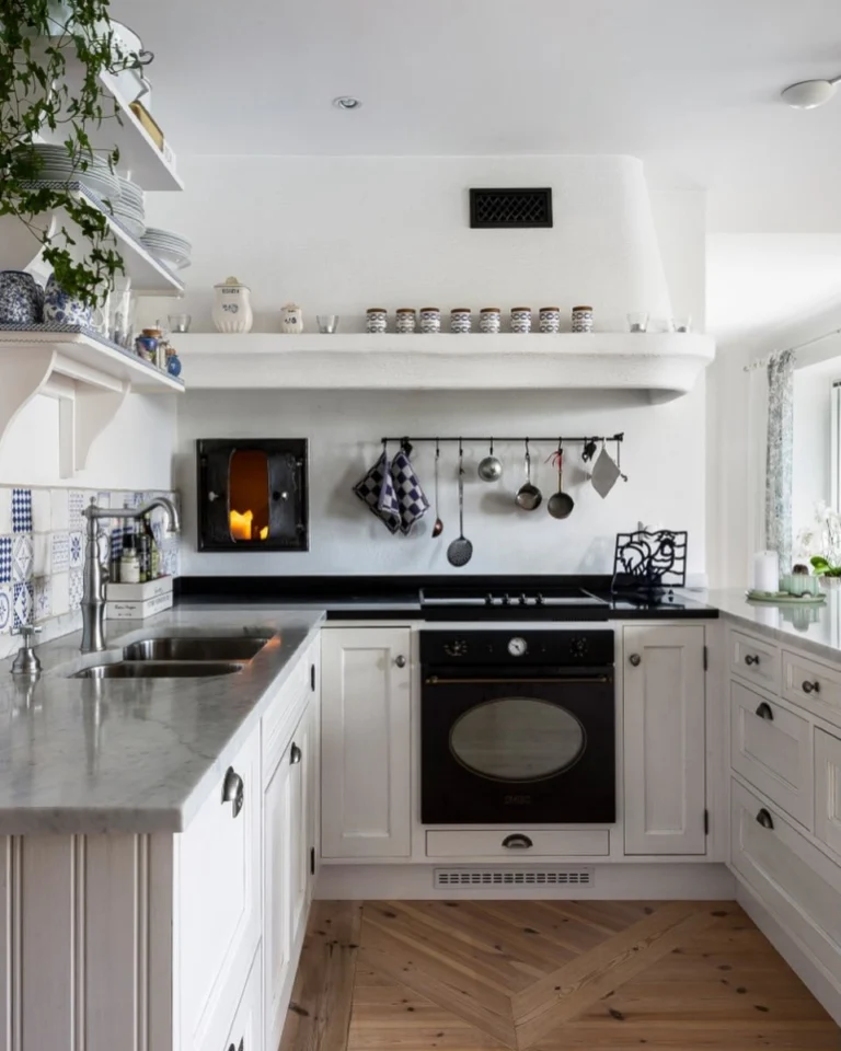 Instagram post from viewmakleri. This post is in position 2.